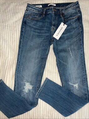 Vigoss Distressed Skinny Jean